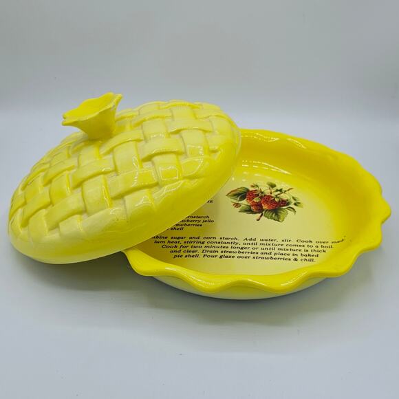 Vintage Ceramic Covered Pie Plate with Domed Basket Weave Lid Recipe - Picture 2 of 10